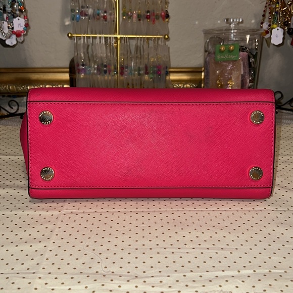 🔻MICHAEL Kors “Selma” Saffiano leather bag with zip top closure. - Picture 5 of 12